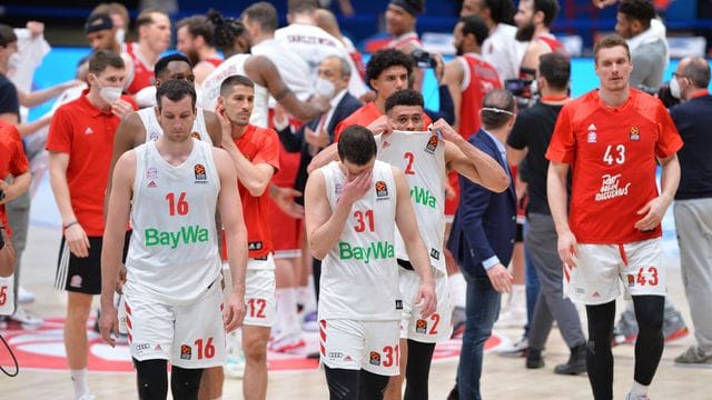 Nach einer ausgezeichneten Saison verpassen die Bayern knapp den Einzug in das Final-Four-Turnier. Nach einer ausgezeichneten Saison verpassen die Bayern knapp den Einzug in das Final-Four-Turnier.
