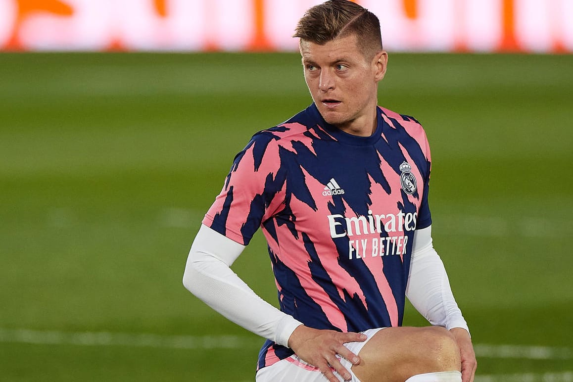 Toni Kroos: Der Spieler von Real Madrid und sein Bruder Felix sehen das Quarantäne-Trainingslager kritisch.