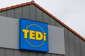 Tedi-Filiale in Düsseldorf: Die Unternehmenskette ließ seine Türen trotz hoher Inzidenz und Notbremse geöffnet.