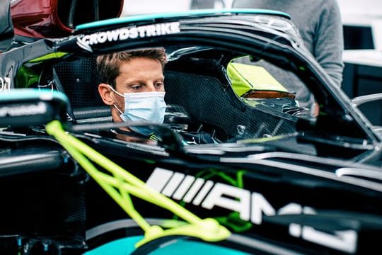 Zurück im Formel-1-Cockpit: Romain Grosjean im ehemaligen Weltmeister-Auto von Lewis Hamilton.