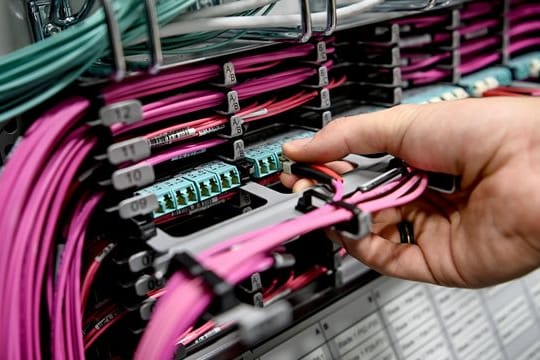 Die Corona-Pandemie hat in der deutschen Wirtschaft die Bedenken gegen die Digitalisierung fast vollständig verschwinden lassen.