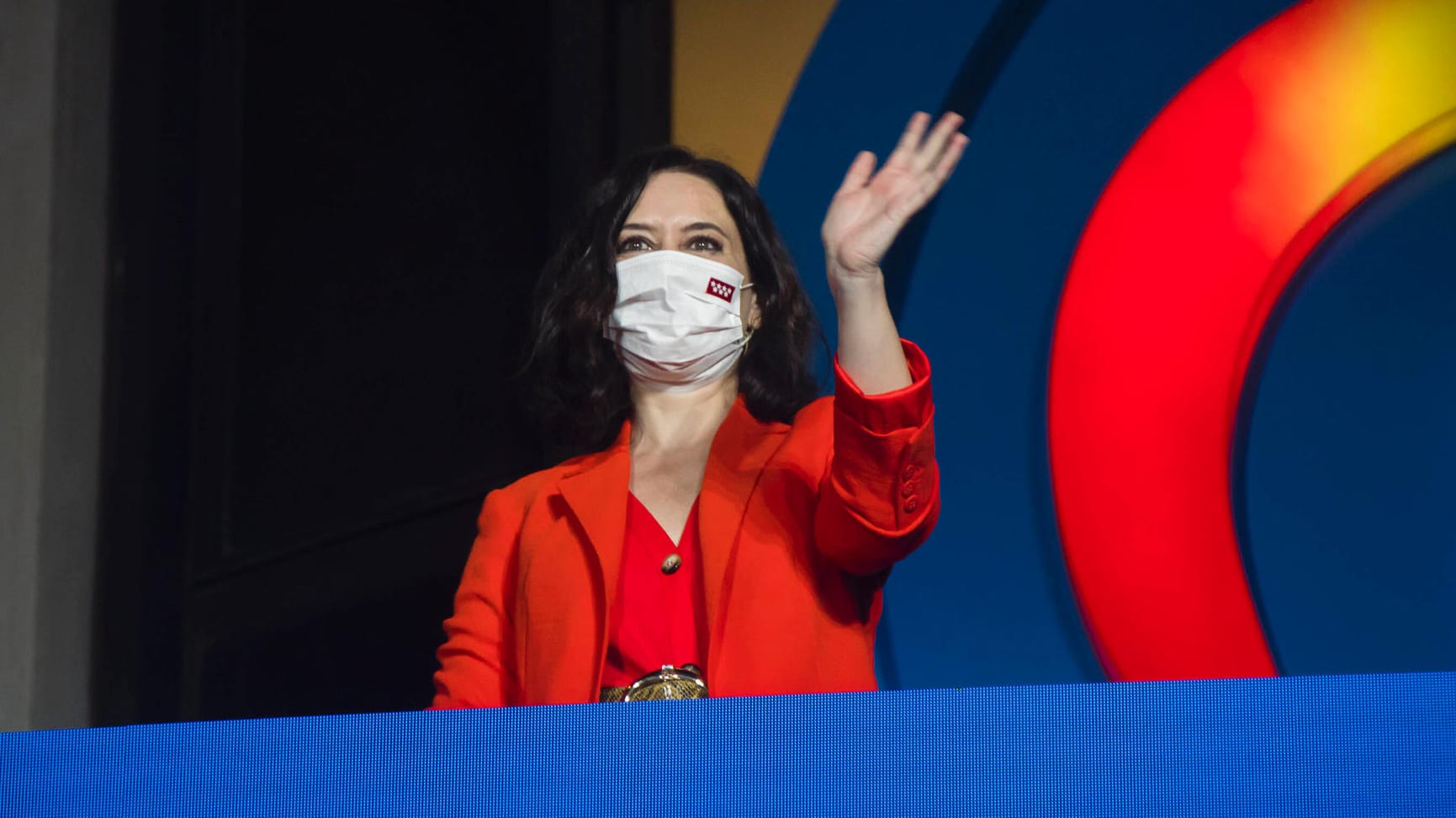 Mit lockeren Corona-Regeln zum Wahlerfolg: Die regionale Regierungschefin Isabel Díaz Ayuso lässt sich feiern. Mit lockeren Corona-Regeln zum Wahlerfolg: Die regionale Regierungschefin Isabel Díaz Ayuso lässt sich feiern.