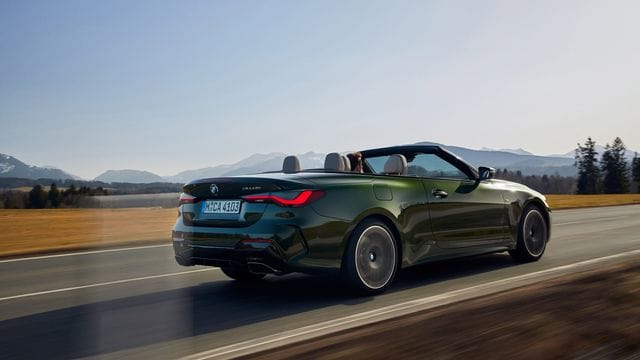 Ohne Störfaktor in der Optik: Im Gegensatz zum Hardtop verschwindet das Stoffverdeck des neuen BMW 4er Cabrio vollkommen hinter der Rückbank.