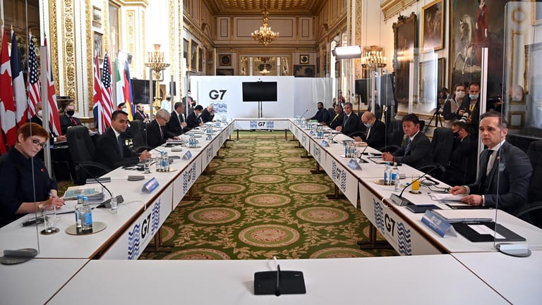 Treffen trotz Pandemie: Indien war als Gast beim G7-Außenministertreffen vertreten. In der Delegation gab es nun Corona-Fälle.