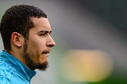 Fällt nach einer Kreuzband-OP lange aus: Noch-Schalke-Profi William.