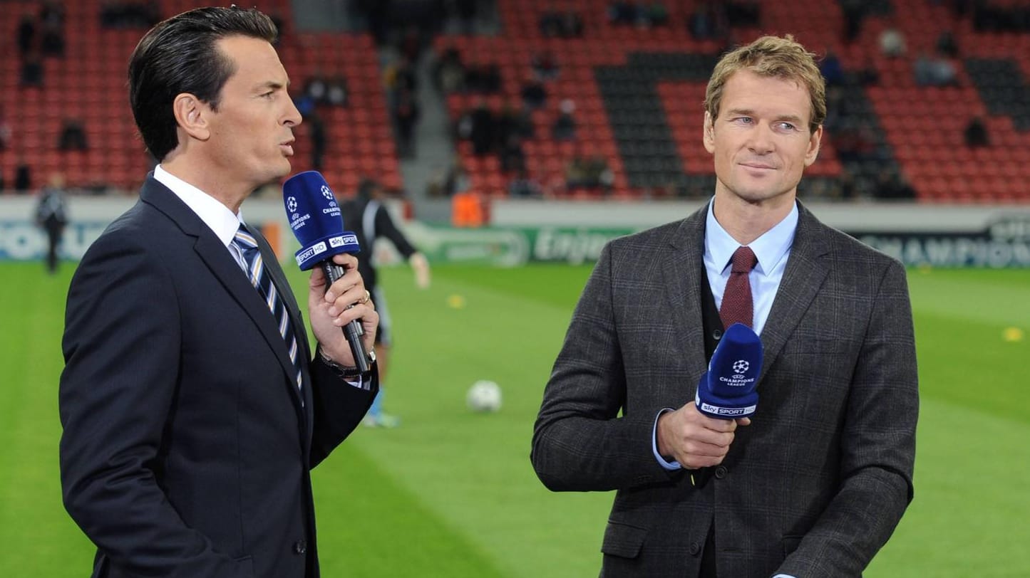 Jens Lehmann (r.) bei einem Einsatz für Sky mit Sebastian Hellmann: Dieses Bild wird es in Zukunft nicht mehr geben.