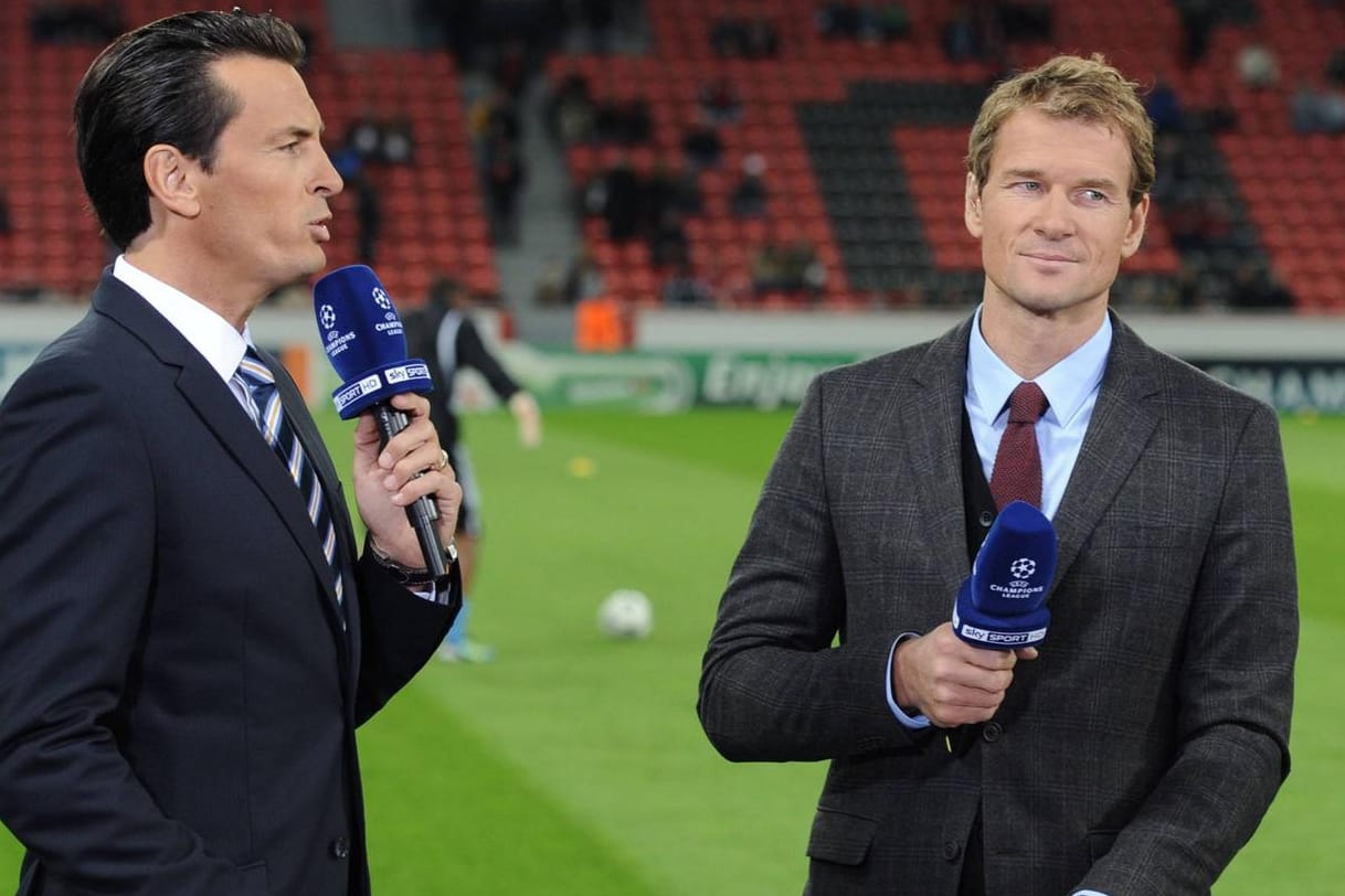 Jens Lehmann (r.) bei einem Einsatz für Sky mit Sebastian Hellmann: Dieses Bild wird es in Zukunft nicht mehr geben.