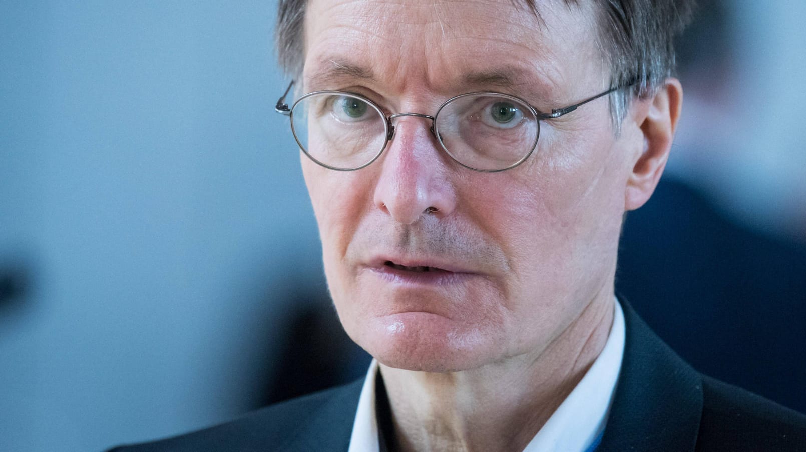 SPD-Gesundheitsexperte Karl Lauterbach (SPD): Er nennt fünf Gründe, warum die Inzidenz sinkt. SPD-Gesundheitsexperte Karl Lauterbach (SPD): Er nennt fünf Gründe, warum die Inzidenz sinkt.