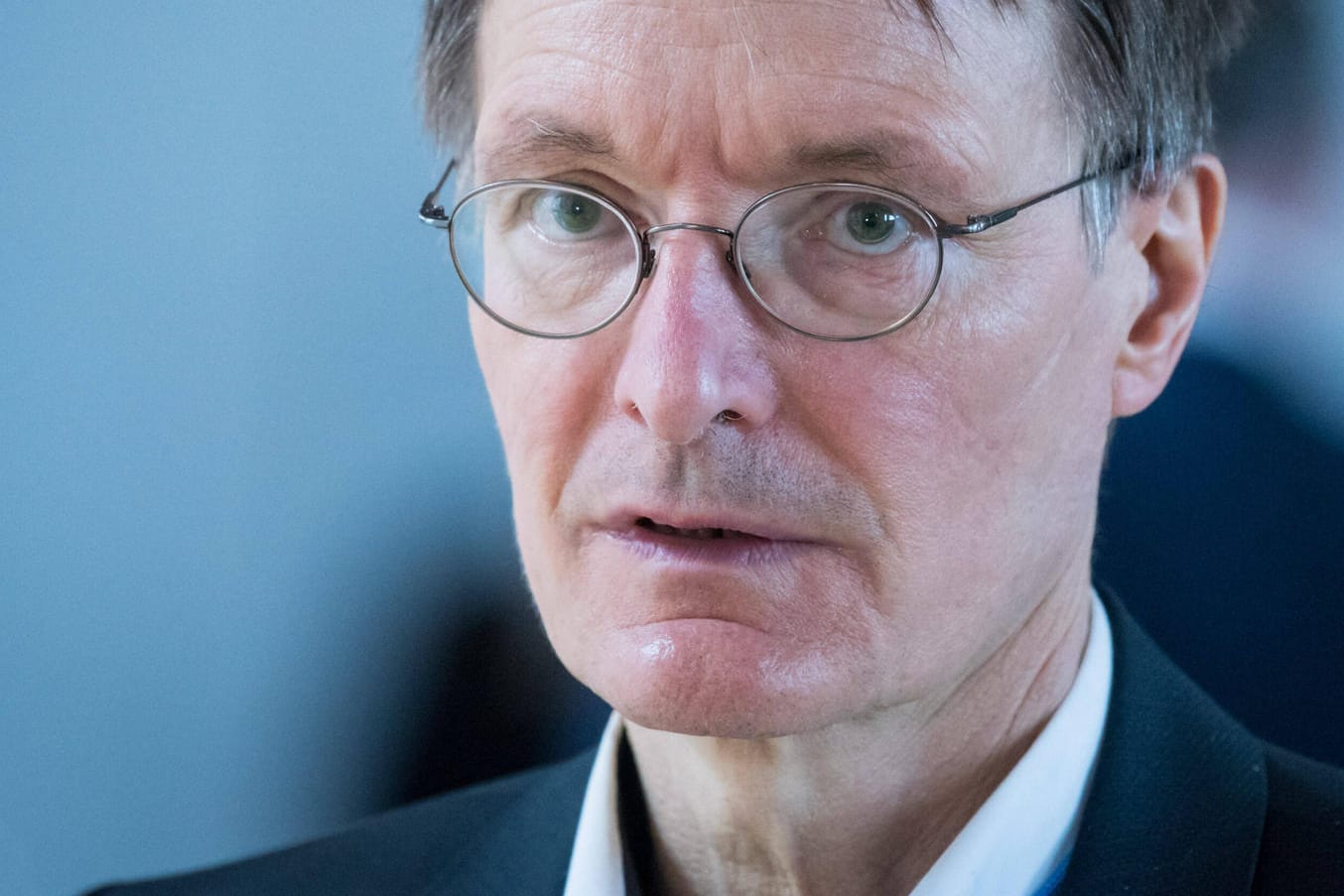 SPD-Gesundheitsexperte Karl Lauterbach (SPD): Er nennt fünf Gründe, warum die Inzidenz sinkt.