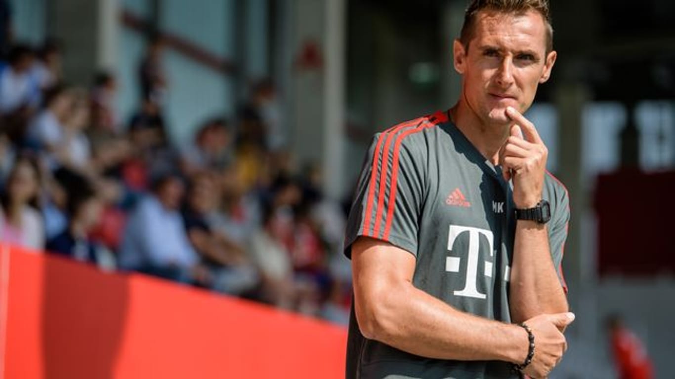 Weltmeister Miroslav Klose hat den Fußball-Lehrer-Lehrgang beim DFB erfolgreich absolviert.