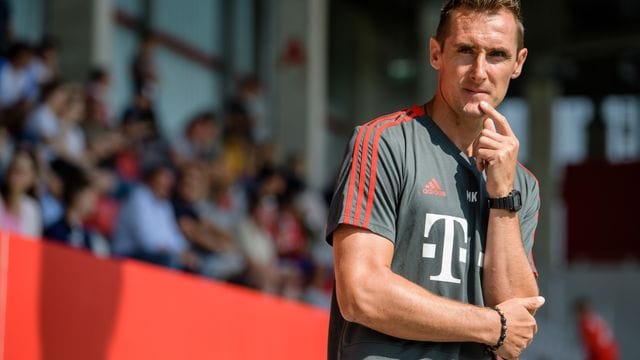 Weltmeister Miroslav Klose hat den Fußball-Lehrer-Lehrgang beim DFB erfolgreich absolviert. Weltmeister Miroslav Klose hat den Fußball-Lehrer-Lehrgang beim DFB erfolgreich absolviert.