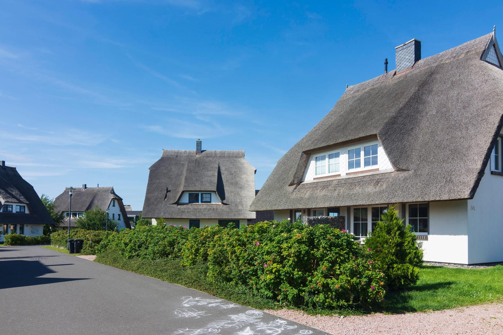 Ferienhaus: Für viele Besitzer sind die Einnahmen aus der Vermietung von Ferienimmobilien existenziell. (Symbolbild)