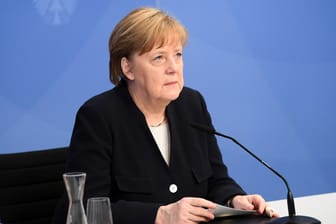 Kanzlerin Angela Merkel hält die niederländische "Freiheitsrede": "Es darf keinen Schlussstrich geben", sagte sie in der online übertragenen Ansprache..