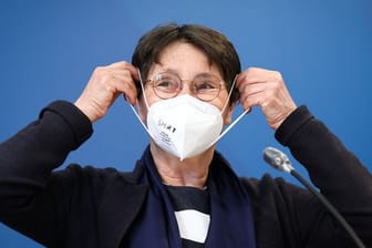 Schleswig-Holsteins Finanzministerin Monika Heinold in Kiel (Archivbild): Drinnen sollen sich bis zu zehn Personen treffen dürfen, draußen können sogar 20 gemeinsam Sport treiben.