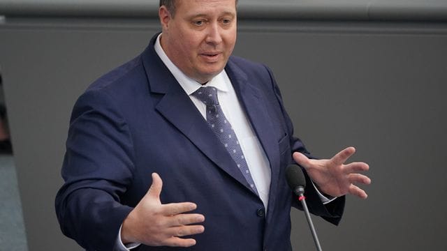 Kanzleramtschef Helge Braun spricht bei der Regierungsbefragung im Bundestag. Kanzleramtschef Helge Braun spricht bei der Regierungsbefragung im Bundestag.