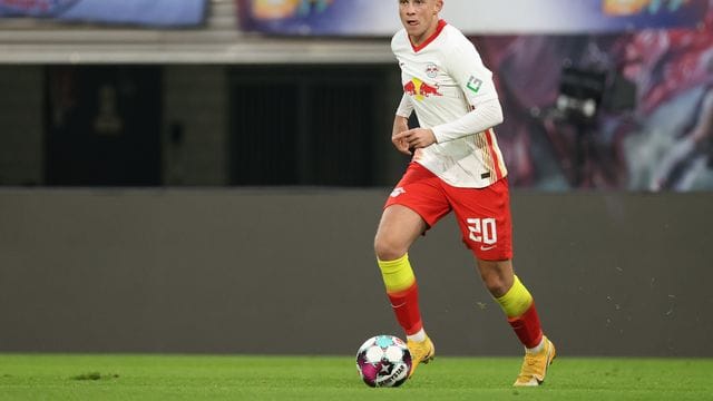 Lazar Samardzic hat sich im Training einen Meniskusriss zugezogen. Lazar Samardzic hat sich im Training einen Meniskusriss zugezogen.