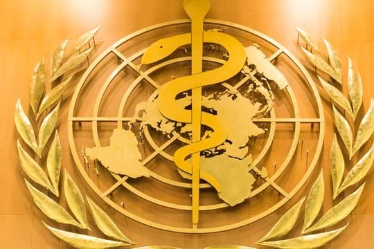 Die Weltgesundheitsorganisation (WHO) begrüßt die Unterstützung der US-Regierung für die Aussetzung von Patenten für die Corona-Impfstoffe.
