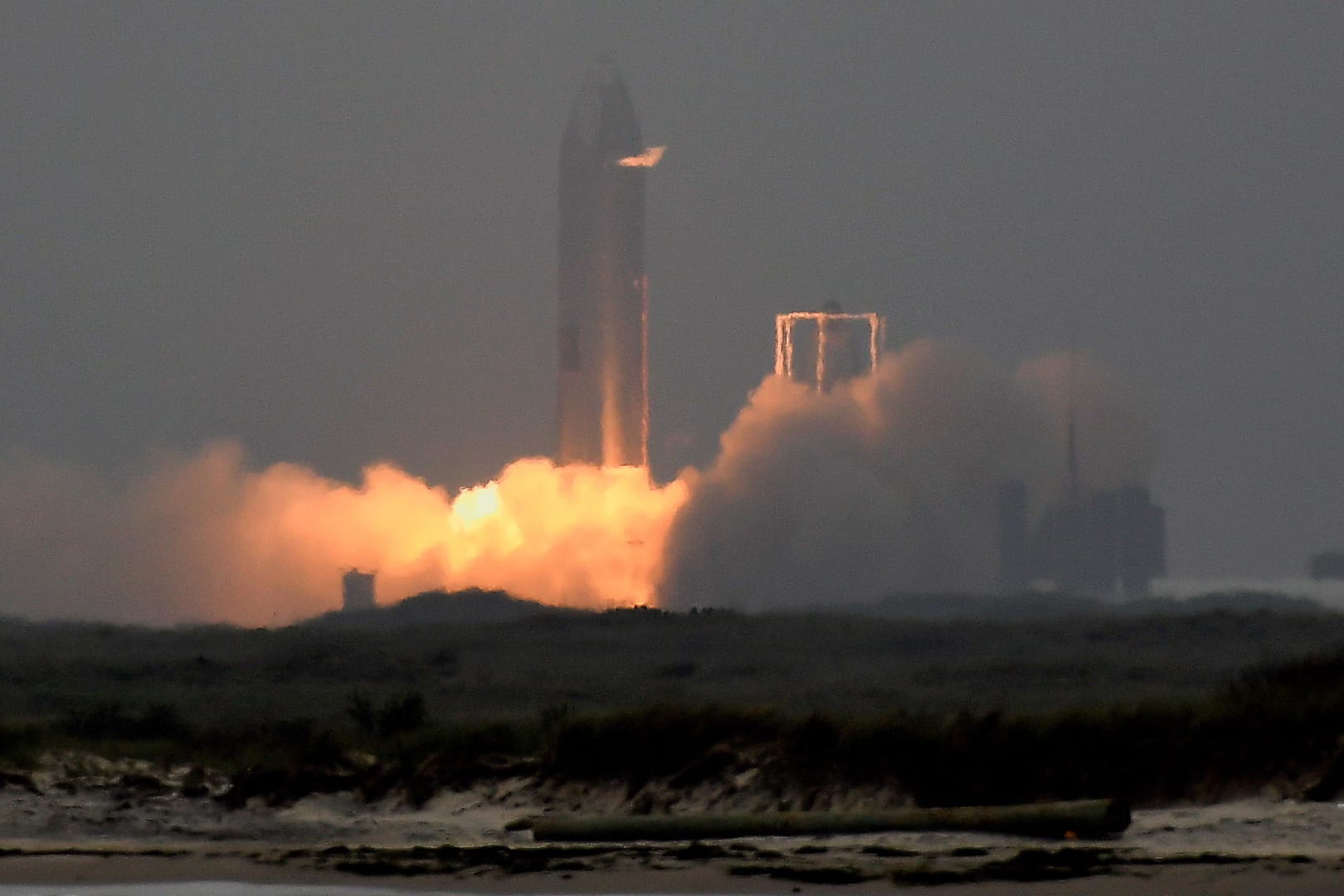 SpaceX-Rakete SN15 hebt in Texas ab: Erstmals ist dem Unternehmen eine Landung geglückt.