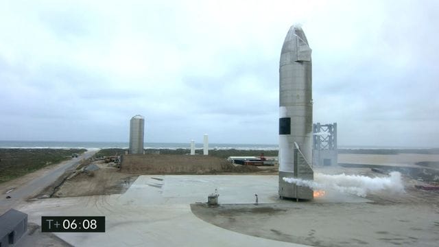 Ein Starship-Testfahrzeug nach der Rückkehr von einem Flugtest.