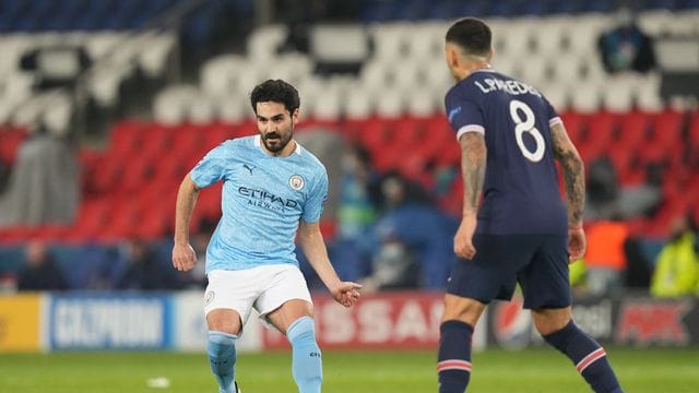 Ilkay Gündogan (l) steht mit Manchester City im Finale der Champions League.