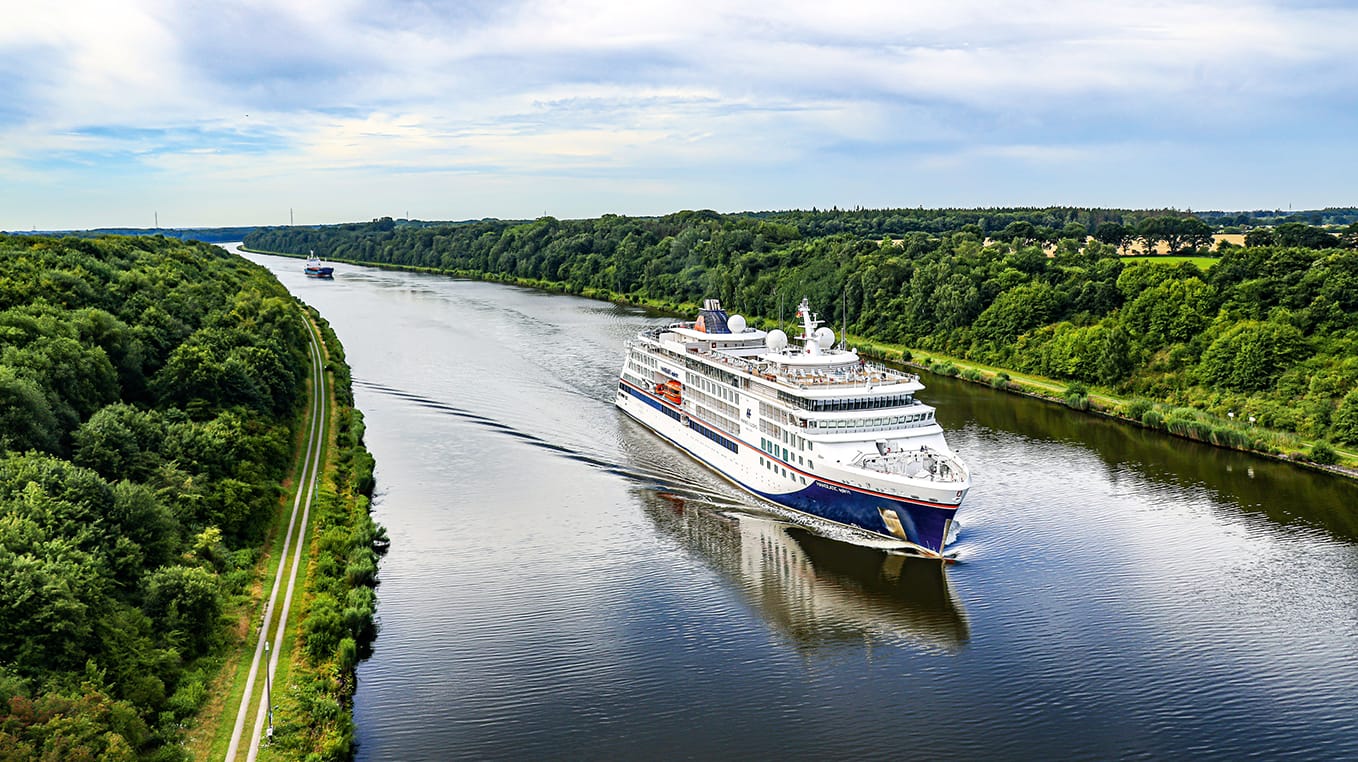 "Hanseatic spirit": Im Spätsommer bricht das Kreuzfahrtschiff zur ersten großen Fahrt auf.