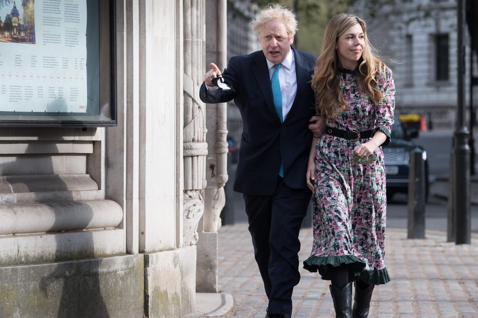 London: Boris Johnson und seine Verlobte Carrie Symonds kommen zu ihrer Stimmabgabe zur Methodist Central Hall an.