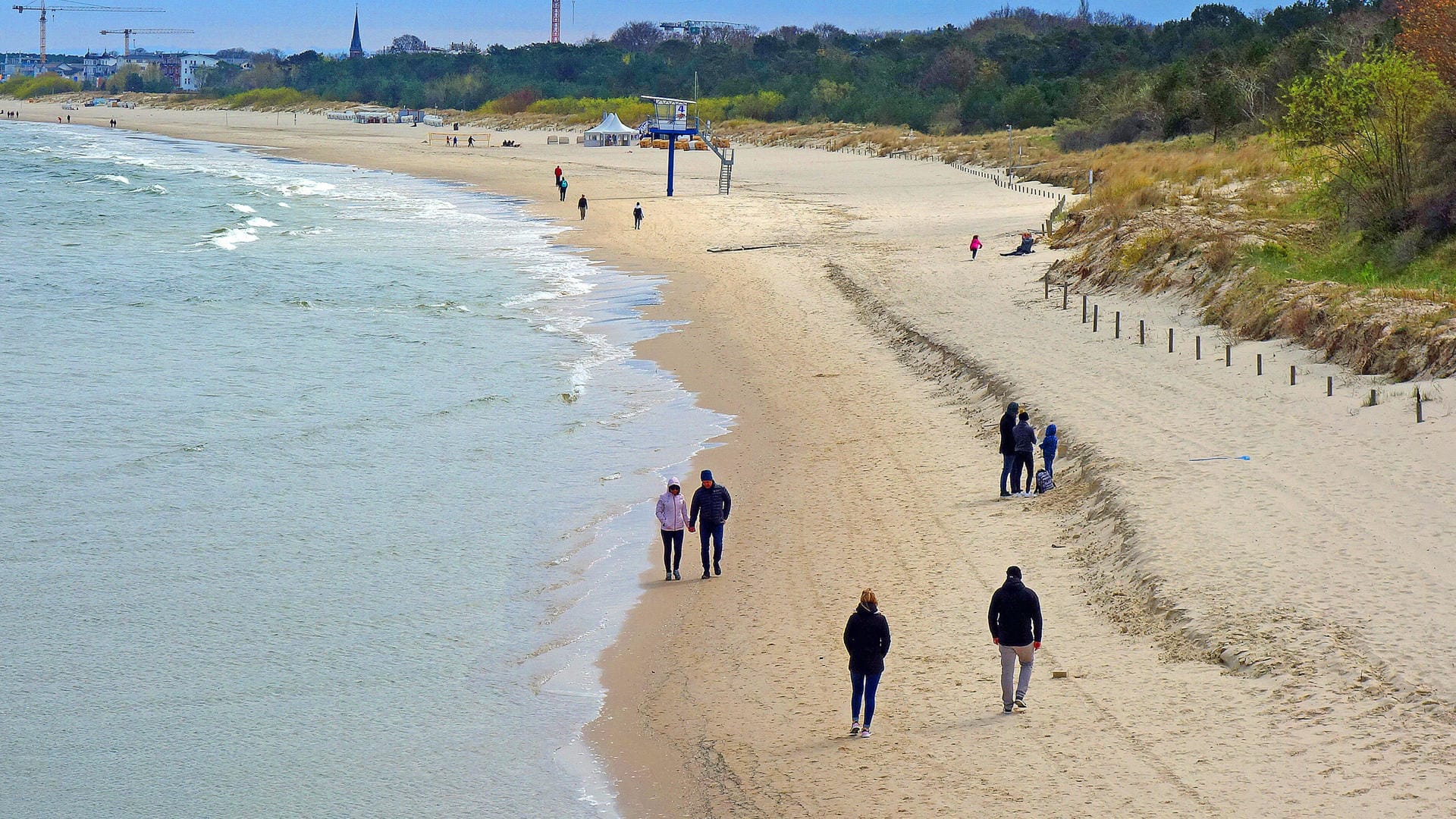 Ostsee-Einsamkeit: Die Regierung in Schwerin setzt nur sehr zögerlich auf Lockerungen.