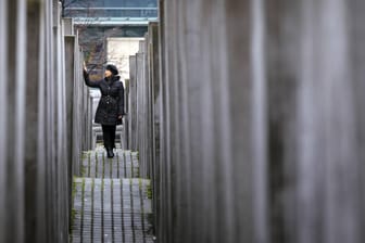 Das Denkmal für die ermordeten Juden Europas in Berlin: Europa-Staatsminister Michael Roth fordert einen zentralen Erinnerungsort.