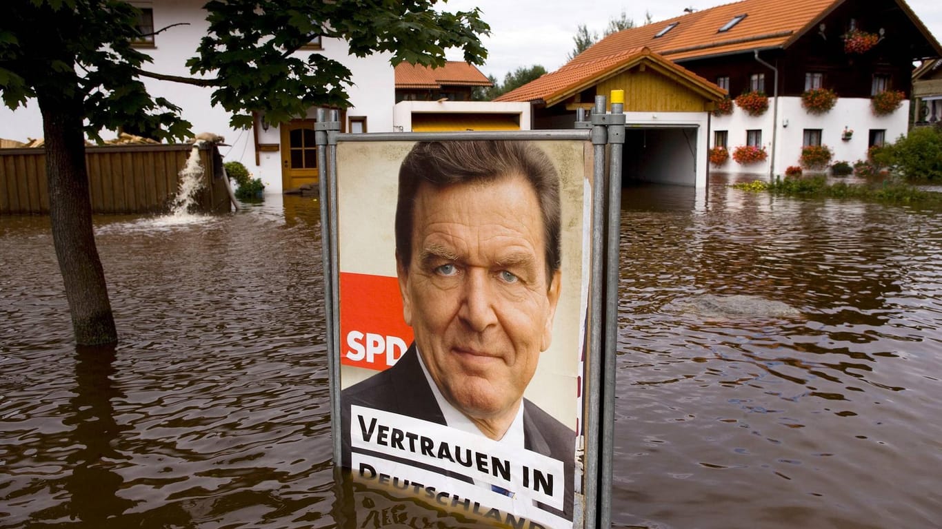 Als der SPD das Wasser noch nicht bis zum Hals stand: Wahlplakat im August 2005.