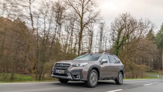 Auf allen Vieren im Dauerlauf: Nun schickt Allradhersteller Subaru bereits die sechste Generation des robusten Kombis Outback ins Rennen.