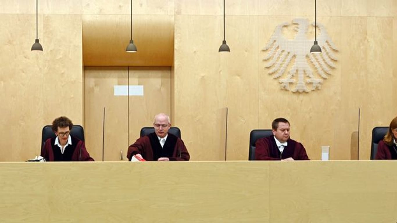Der Dritte Strafsenat beim Bundesgerichtshof (BGH) eröffnet die Verhandlung zu einer gerichtlich angeordneten Einziehung von 11,1 Millionen Euro beim Waffenhersteller Sig Sauer.