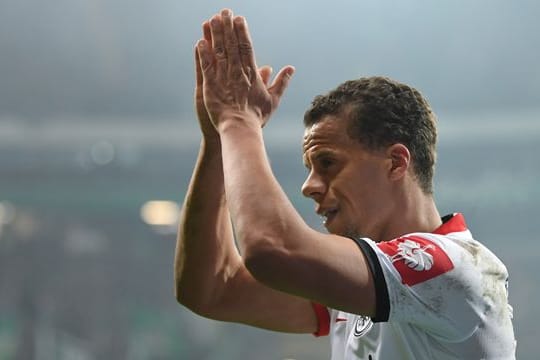 Chandler und Eintracht Frankfurt haben ihre Zusammenarbeit vorzeitig um drei Jahre bis zum 30.