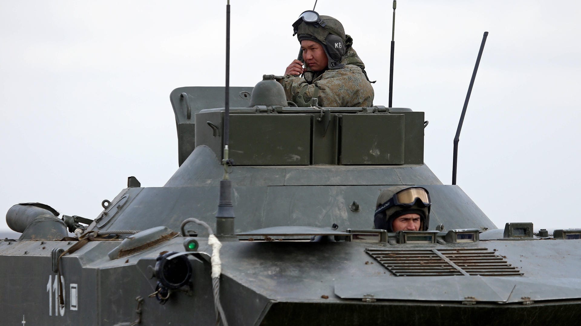 Russische Soldaten bei einer Übung: Der Truppenrückzug Russlands an der Ukraine-Grenze ist bisher nur in Teilen zu beobachten.