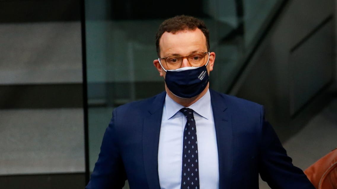 Jens Spahn im Bundestag: Der Gesundheitsminister verkündete am Abend die Aufhebung der Priorisierung.