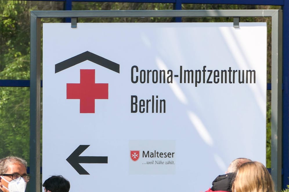 Das Corona-Impfzentrum Messe Berlin (Archivbild): In der Hauptstadt sind schon über eine Millionen Bürger gegen das Coronavirus geimpft worden.