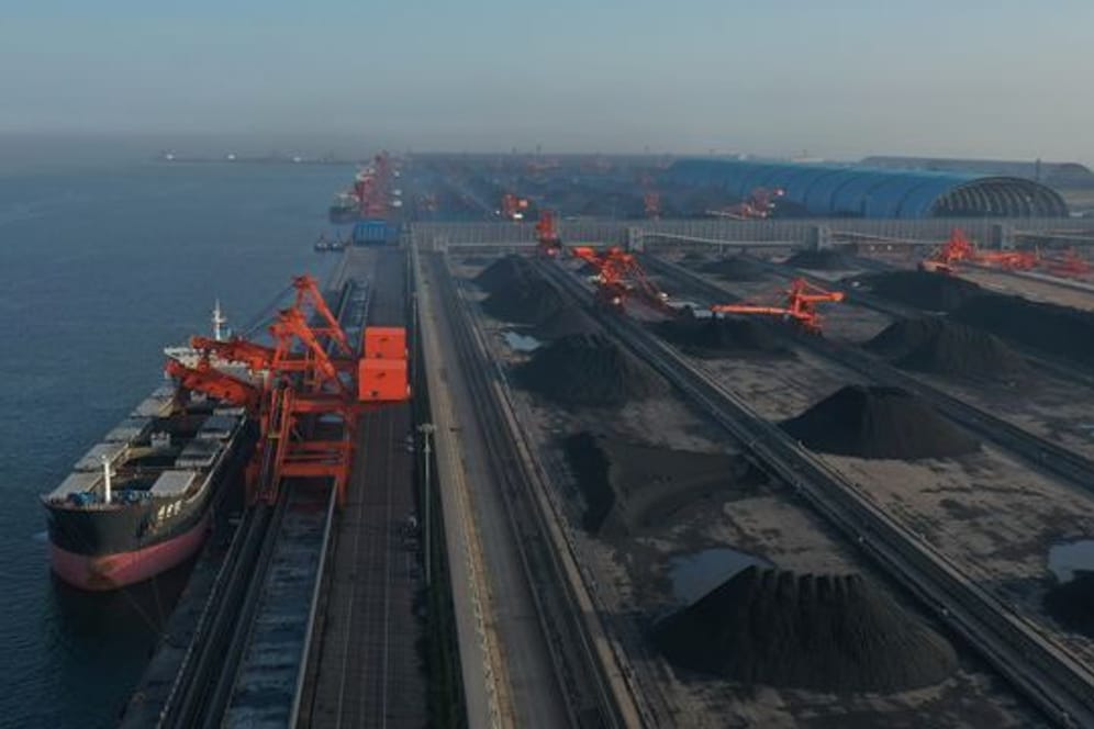 Chinas jährlicher Ausstoß von Treibhausgasen übersteigt nach einer neuen Studie erstmals die Emissionen aller entwickelten Länder zusammen.