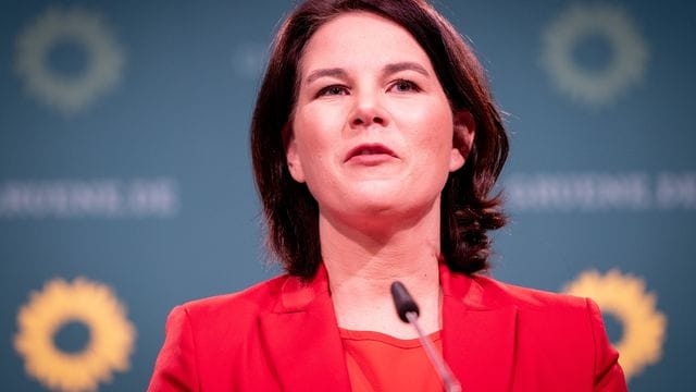 Annalena Baerbock wird seit ihrer Kanzlerkandidatur für Grünen vermehrt Ziel von Hass-Attacken. Annalena Baerbock wird seit ihrer Kanzlerkandidatur für Grünen vermehrt Ziel von Hass-Attacken.