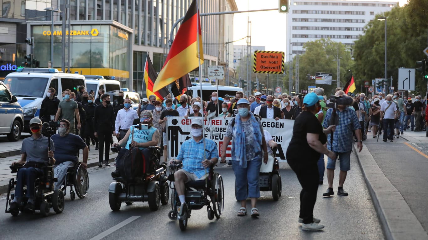 Pegida-Demo in Dresden: Die Gruppierung gilt in Sachsen als extremistisch.