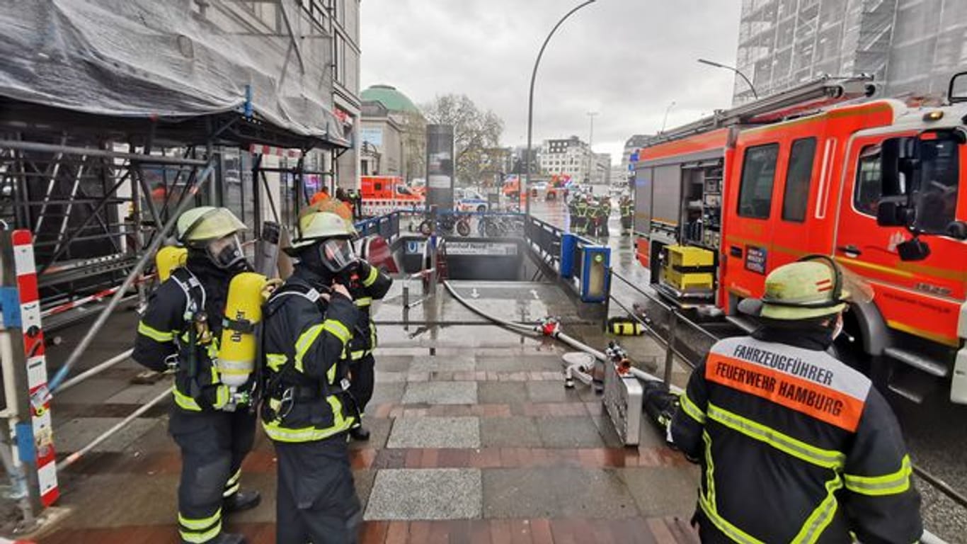 Feuerwehreinsatz am Hamburger Hauptbahnhof