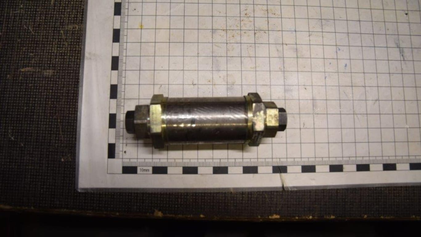 Eine 12 Zentimeter lange Rohrbombe: Sie wurde kontrolliert gesprengt.