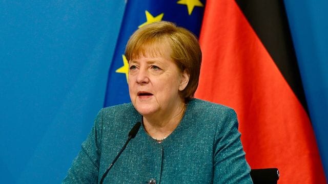 Ist zuversichtlich, dass der Biontech-Impfstoff bald auch für Kinder und Jugendliche zugelassen wird: Bundeskanzlerin Angela Merkel. Ist zuversichtlich, dass der Biontech-Impfstoff bald auch für Kinder und Jugendliche zugelassen wird: Bundeskanzlerin Angela Merkel.