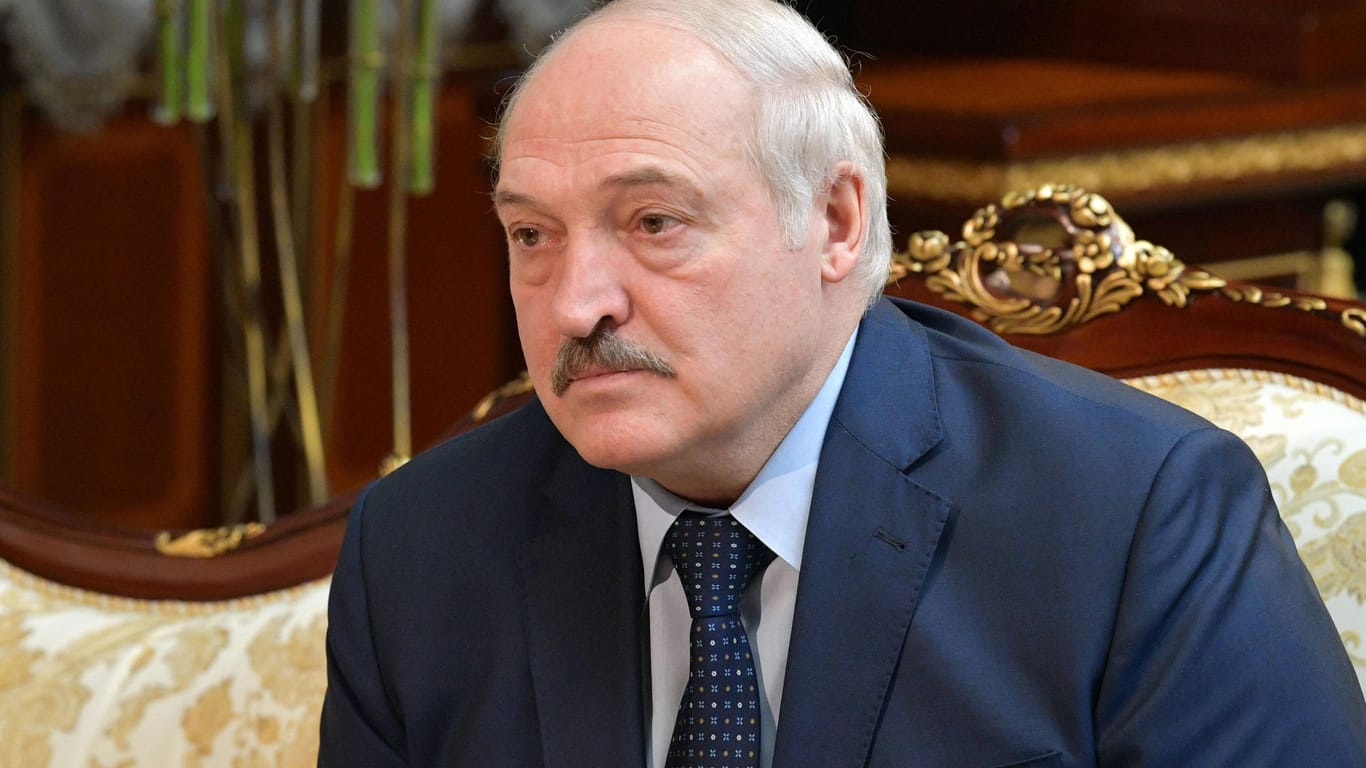 Alexander Lukaschenko: Gegen den Präsidenten von Weißrussland sollen deutsche Behörden nun wegen Verbrechen gegen die Menschlichkeit ermitteln.