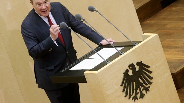 Armin Laschet, Ministerpräsident von Nordrhein-Westfalen und Kanzlerkandidat der Union, im Bundesrat. Armin Laschet, Ministerpräsident von Nordrhein-Westfalen und Kanzlerkandidat der Union, im Bundesrat.