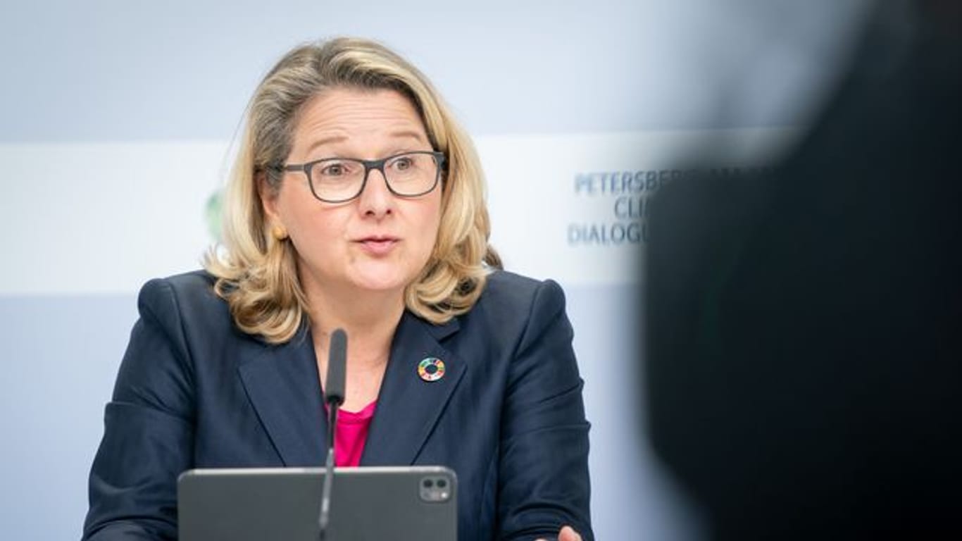 Bundesumweltministerin Svenja Schulze spricht beim digitalen Petersberger Klimadialog.