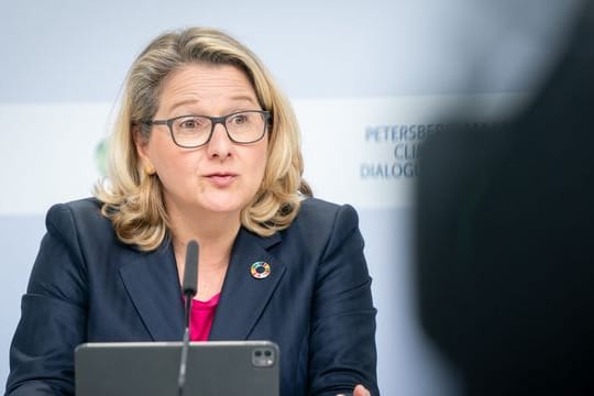 Bundesumweltministerin Svenja Schulze spricht beim digitalen Petersberger Klimadialog.