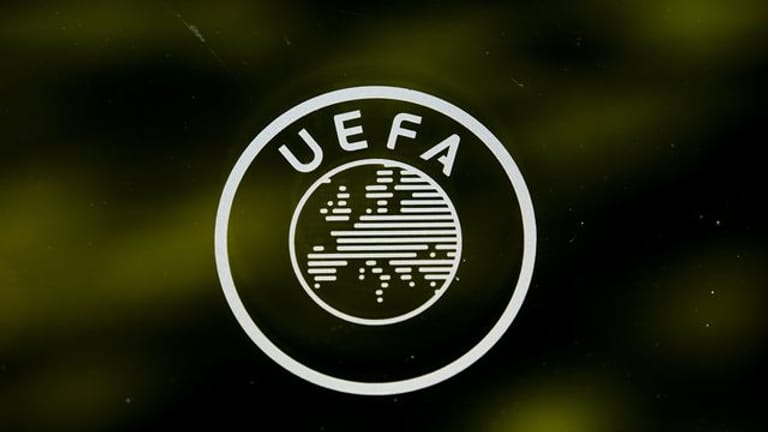 Die UEFA verschärft ihre Drohung gegen die verbliebenen drei Gründungsmitglieder der gescheiterten Super League.