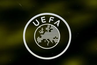 Die UEFA verschärft ihre Drohung gegen die verbliebenen drei Gründungsmitglieder der gescheiterten Super League.