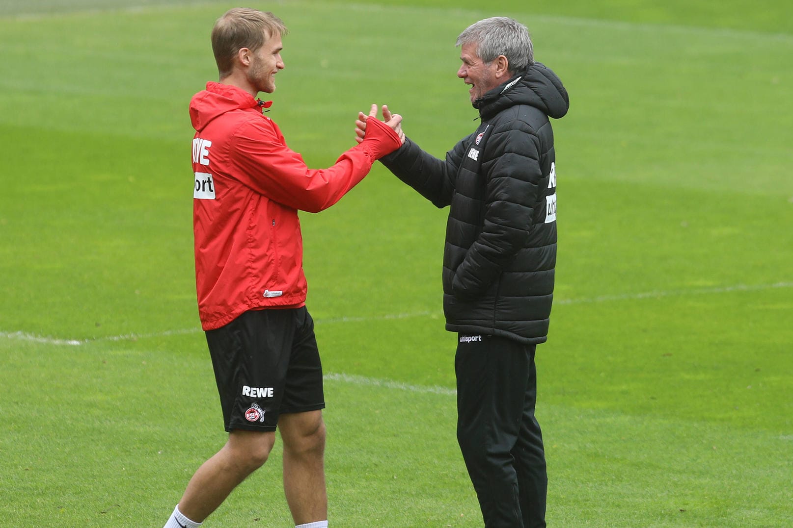 Sebastian Andersson (l.) mit FC-Trainer Friedhelm Funkel (Archivbild): Funkel hofft, den Schweden am Sonntag einsetzen zu können.