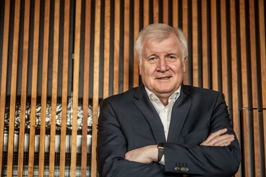 Horst Seehofer (CSU), Bundesminister des Innern, für Bau und Heimat, aufgenommen nach einem Interview mit der dpa Deutsche Presse-Agentur.