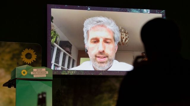 Boris Palmer ist beim Online-Parteitag seines Landesverbands per Video zugeschaltet. Boris Palmer ist beim Online-Parteitag seines Landesverbands per Video zugeschaltet.